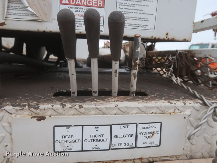 image for item IP9876 1998 Chevrolet C8500  digger derrick truck