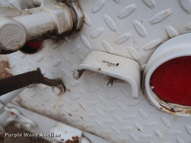 image for item IP9876 1998 Chevrolet C8500  digger derrick truck