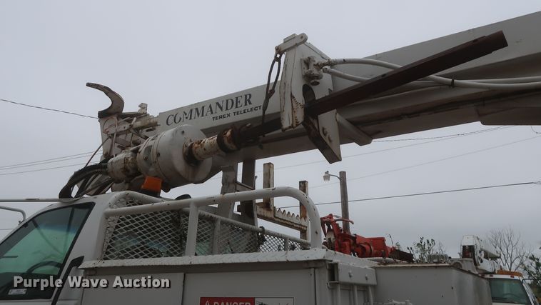 image for item IP9876 1998 Chevrolet C8500  digger derrick truck