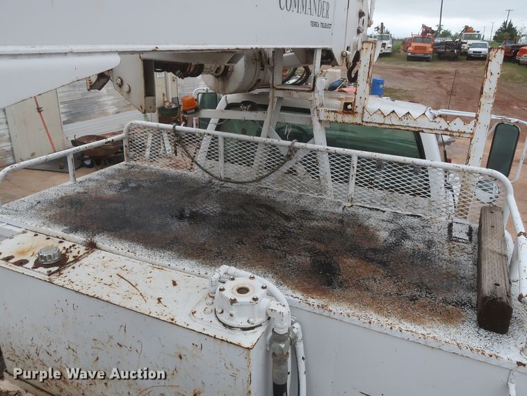 image for item IP9876 1998 Chevrolet C8500  digger derrick truck