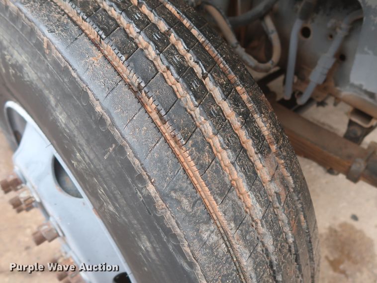 image for item IP9876 1998 Chevrolet C8500  digger derrick truck