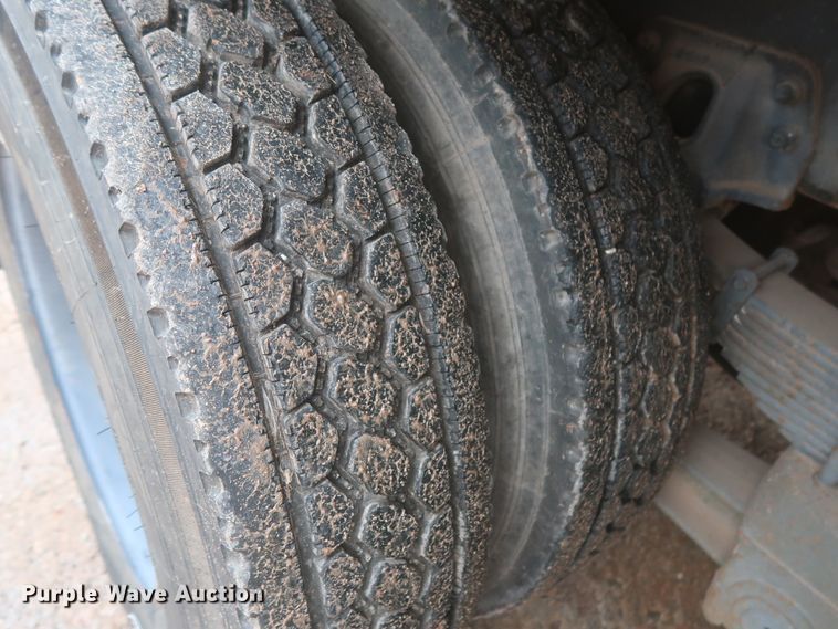 image for item IP9876 1998 Chevrolet C8500  digger derrick truck