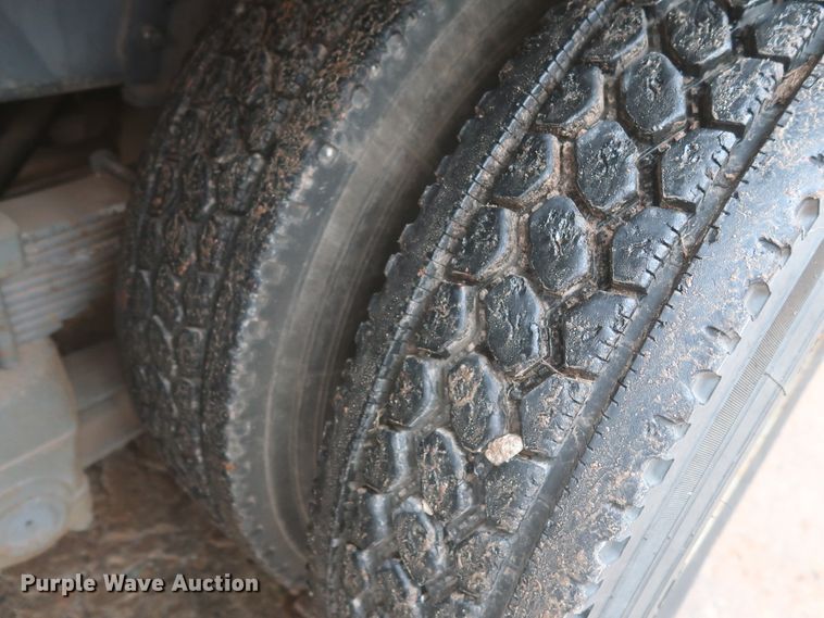 image for item IP9876 1998 Chevrolet C8500  digger derrick truck