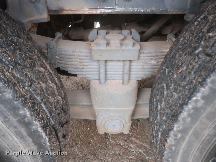 image for item IP9876 1998 Chevrolet C8500  digger derrick truck