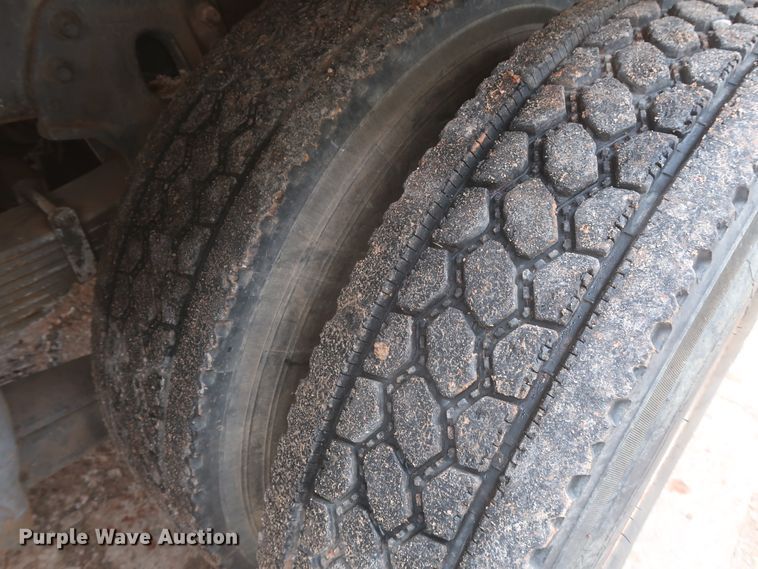 image for item IP9876 1998 Chevrolet C8500  digger derrick truck