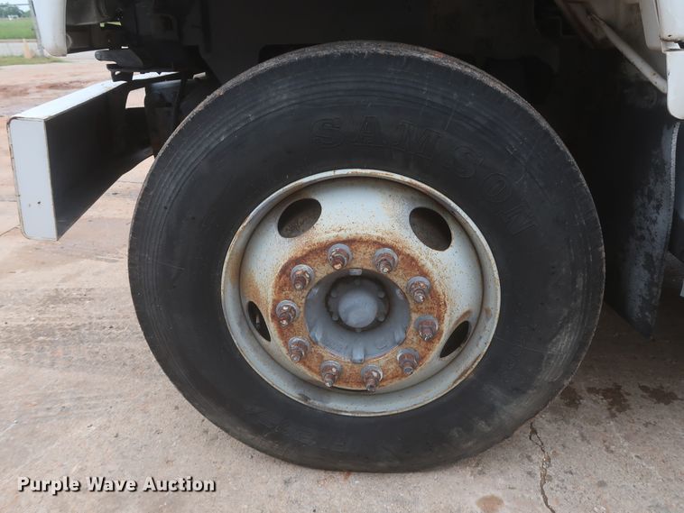 image for item IP9876 1998 Chevrolet C8500  digger derrick truck