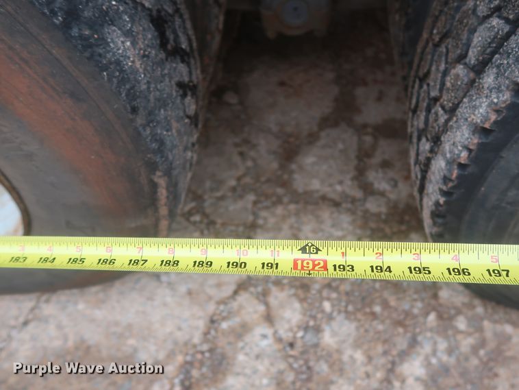 image for item IP9876 1998 Chevrolet C8500  digger derrick truck