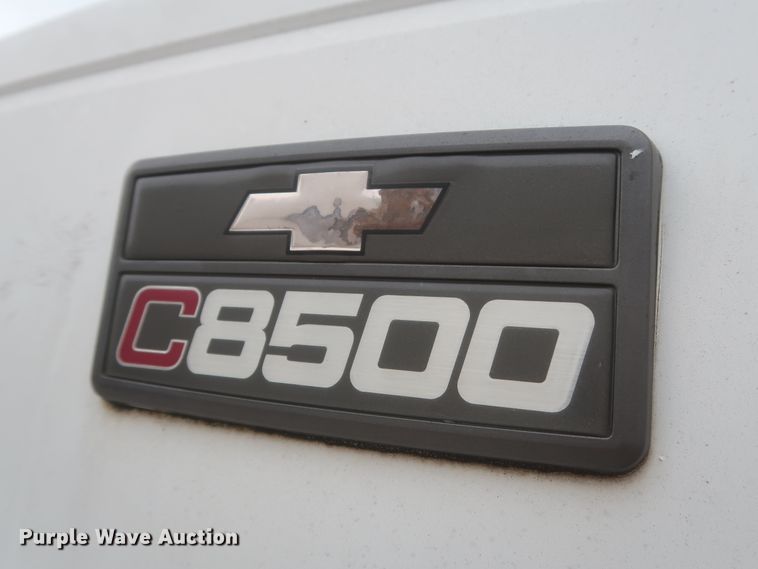 image for item IP9876 1998 Chevrolet C8500  digger derrick truck