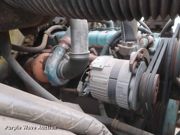 image for item IP9878 1988 International S1700  flatbed truck