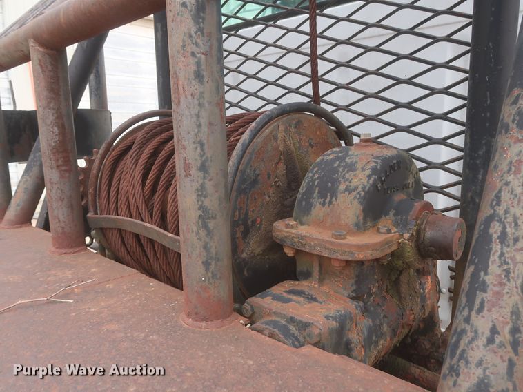 image for item IP9878 1988 International S1700  flatbed truck