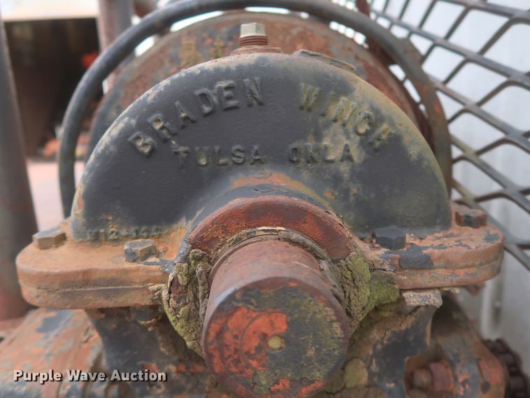 image for item IP9878 1988 International S1700  flatbed truck