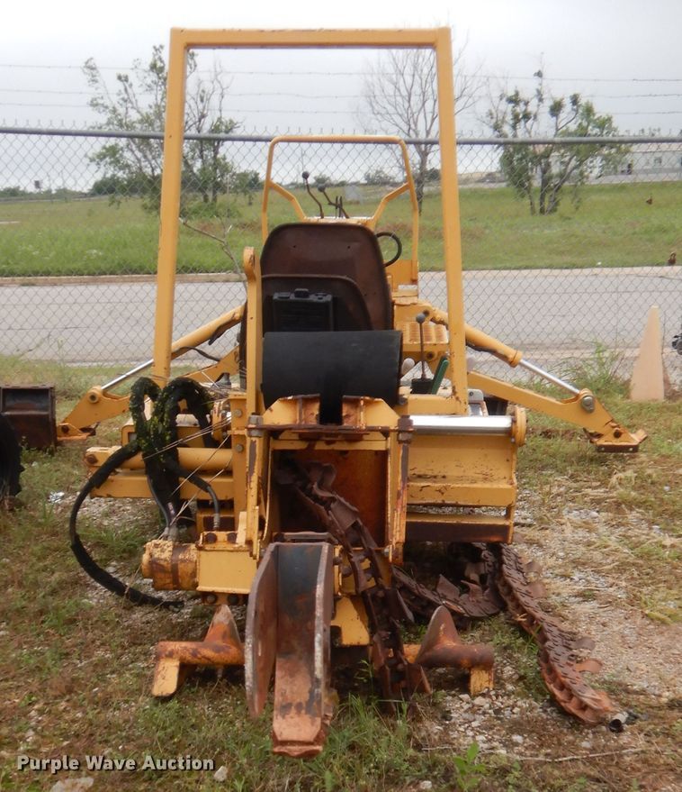 image for item IP9879 2000 Vermeer V3550A  trencher