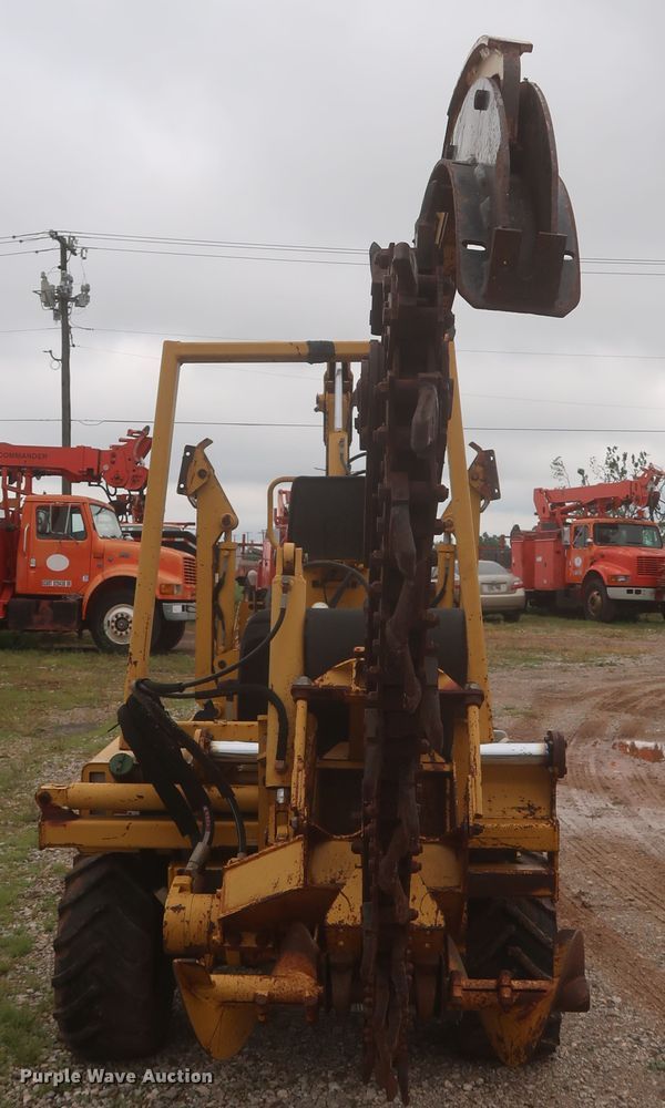 image for item IP9882 2002 Vermeer V3550A  trencher