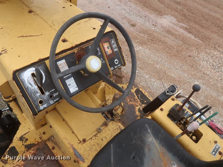 image for item IP9882 2002 Vermeer V3550A  trencher