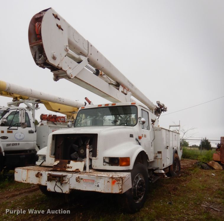 image for item IP9884 1998 International 4700  bucket truck