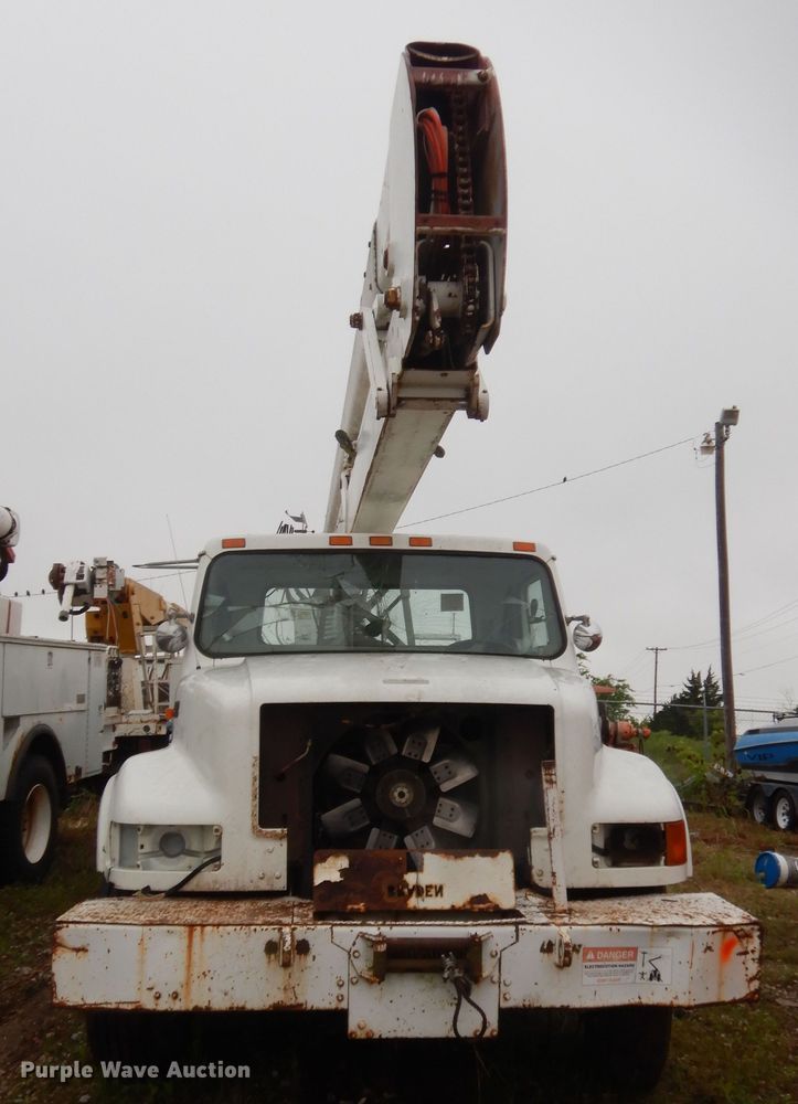 image for item IP9884 1998 International 4700  bucket truck