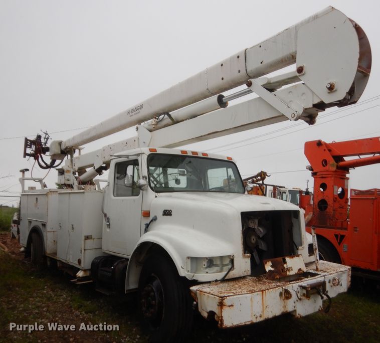 image for item IP9884 1998 International 4700  bucket truck