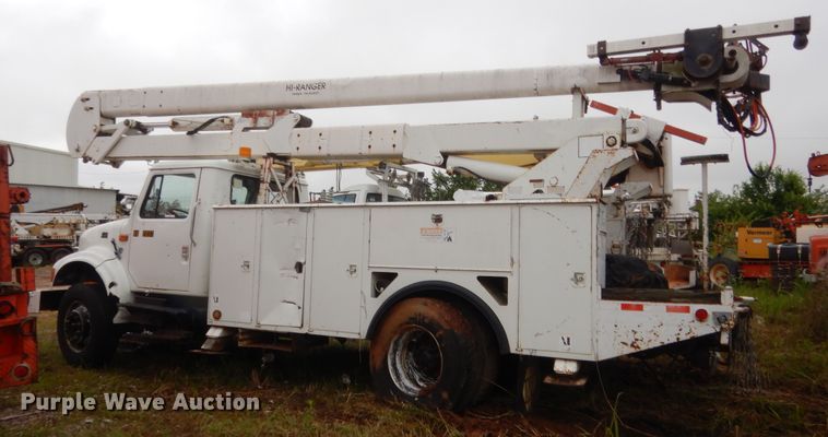 image for item IP9884 1998 International 4700  bucket truck