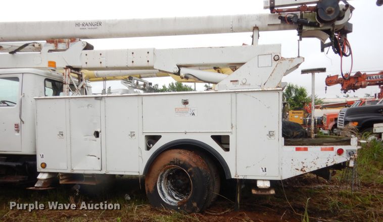 image for item IP9884 1998 International 4700  bucket truck
