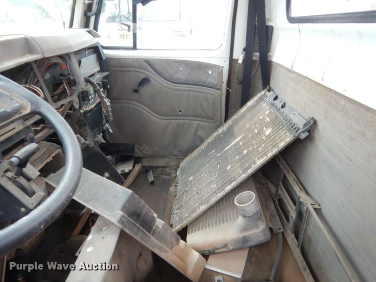 image for item IP9884 1998 International 4700  bucket truck