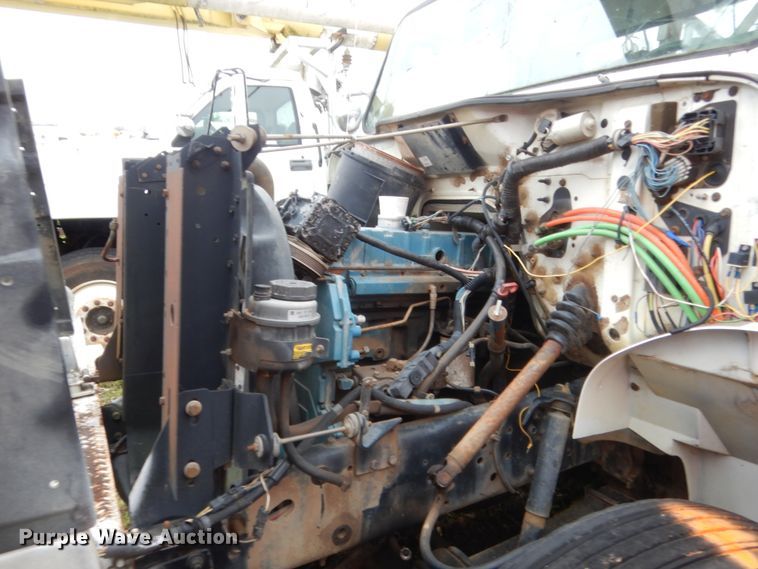 image for item IP9884 1998 International 4700  bucket truck