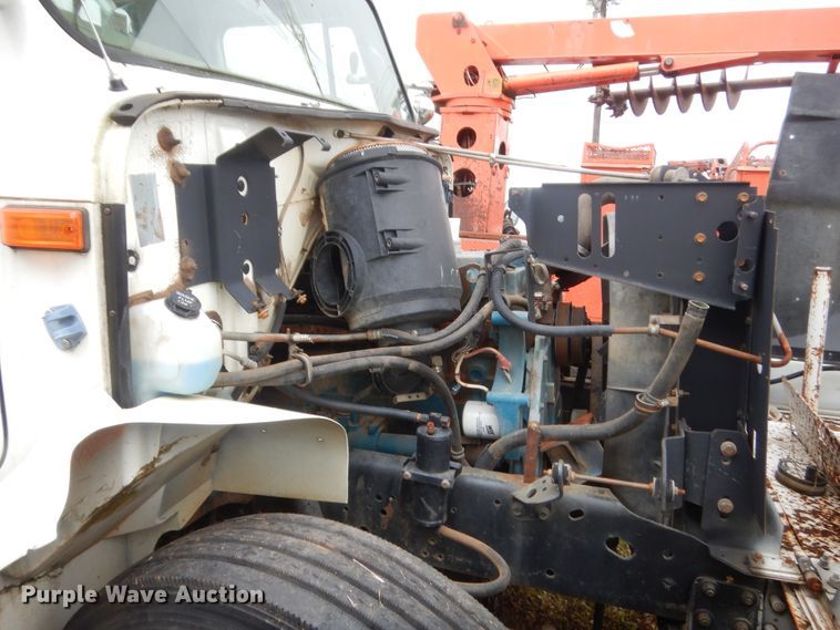 image for item IP9884 1998 International 4700  bucket truck