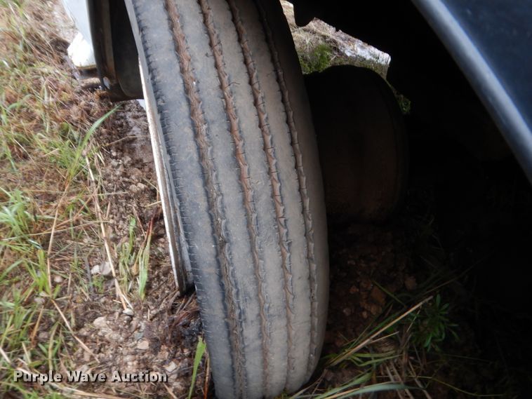 image for item IP9884 1998 International 4700  bucket truck