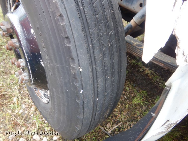 image for item IP9884 1998 International 4700  bucket truck