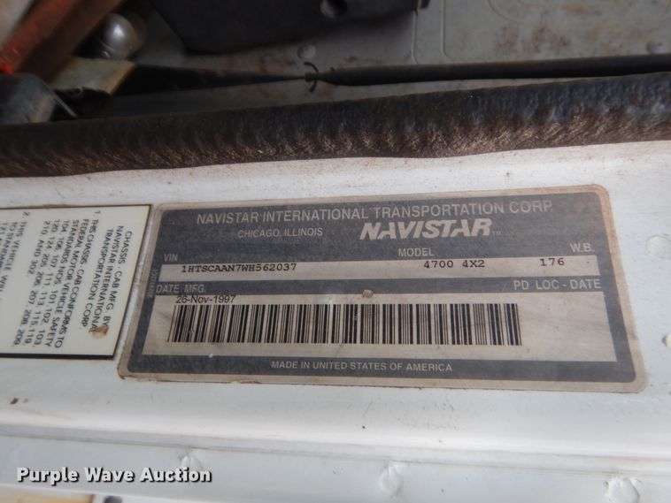 image for item IP9884 1998 International 4700  bucket truck