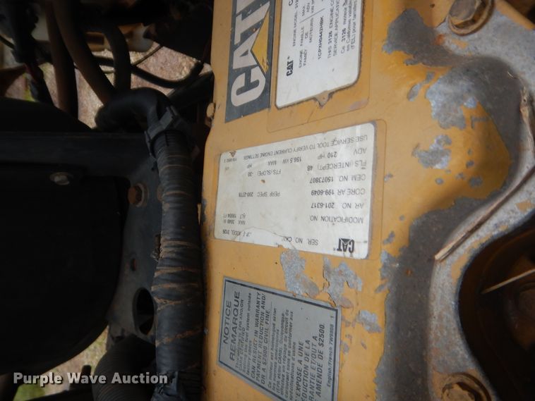 image for item IP9885 2001 Chevrolet C7500  bucket truck