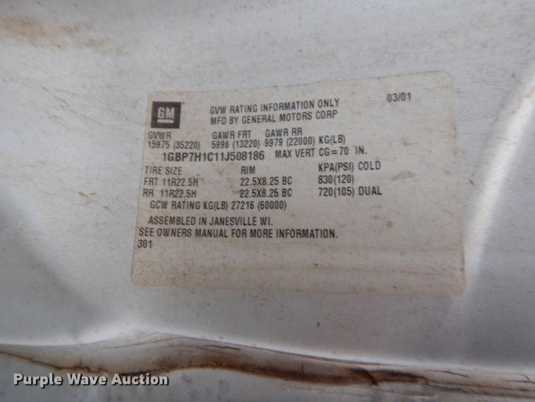 image for item IP9885 2001 Chevrolet C7500  bucket truck