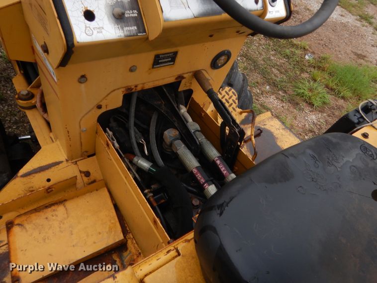 image for item IP9887 1998 Vermeer V3550A  trencher