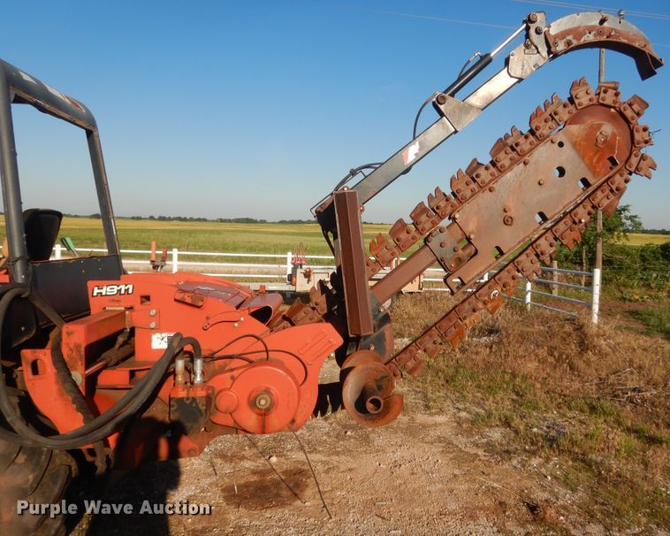 image for item IP9909 2006 Ditch Witch RT115  trencher