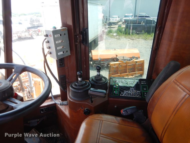 image for item IP9925 1994 Case 621B  wheel loader