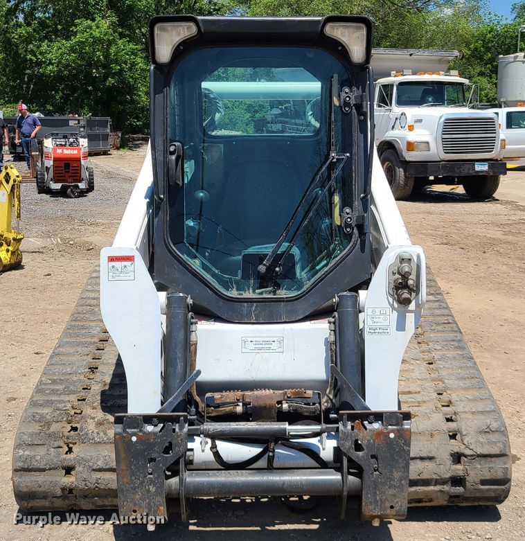 image for item IQ9198 2012 Bobcat T770  tracked skid steer loader