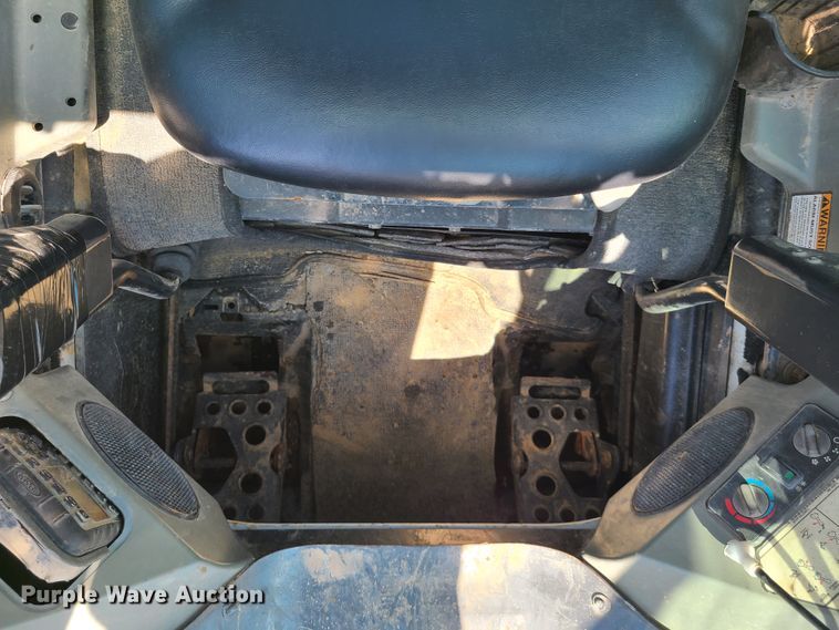 image for item IQ9198 2012 Bobcat T770  tracked skid steer loader