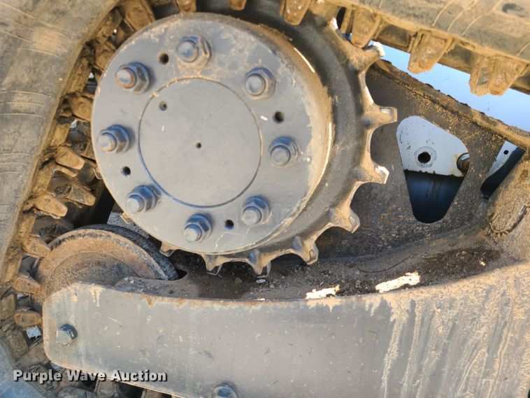 image for item IQ9198 2012 Bobcat T770  tracked skid steer loader