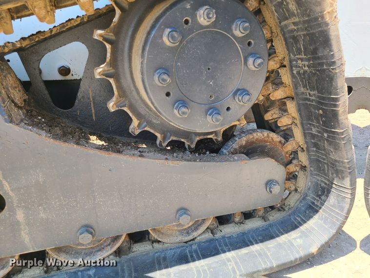 image for item IQ9198 2012 Bobcat T770  tracked skid steer loader