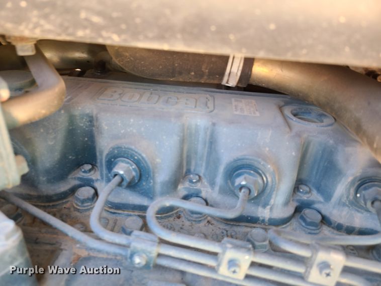 image for item IQ9198 2012 Bobcat T770  tracked skid steer loader