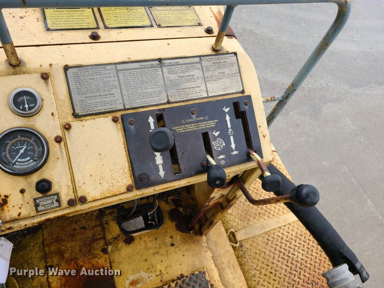 image for item IQ9223 Bomag MPH 100  recycler