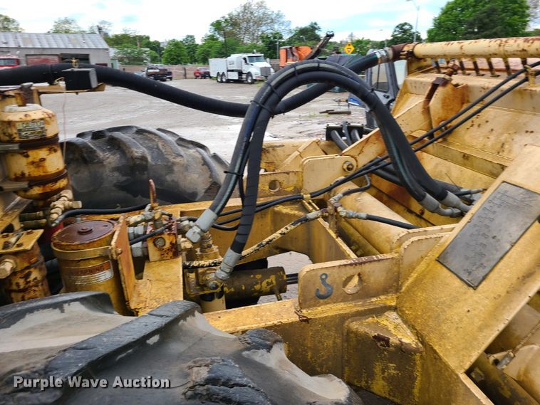 image for item IQ9223 Bomag MPH 100  recycler