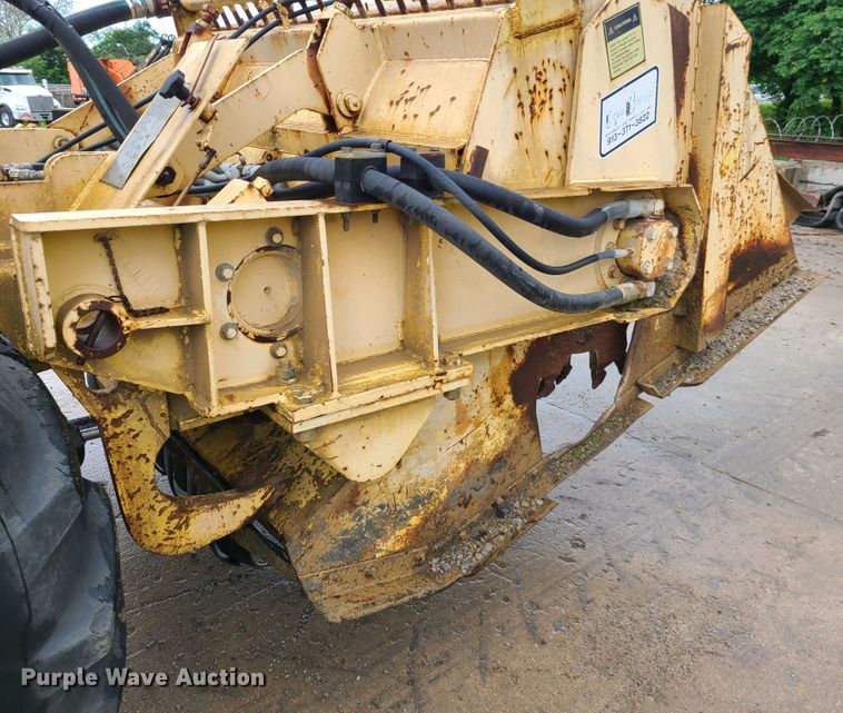 image for item IQ9223 Bomag MPH 100  recycler