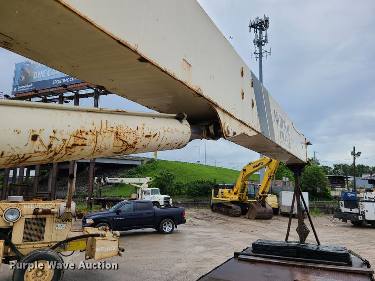 image for item IQ9232 2005 Sterling L-Line  crane truck