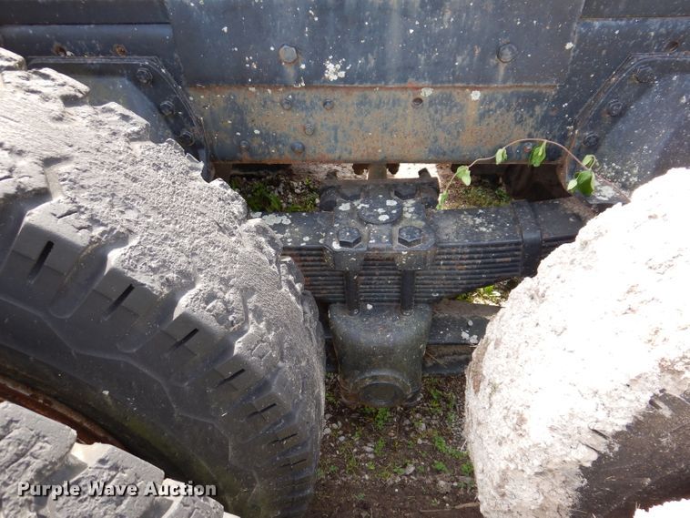 image for item IQ9505 1968 International Fleetstar 2000  semi truck