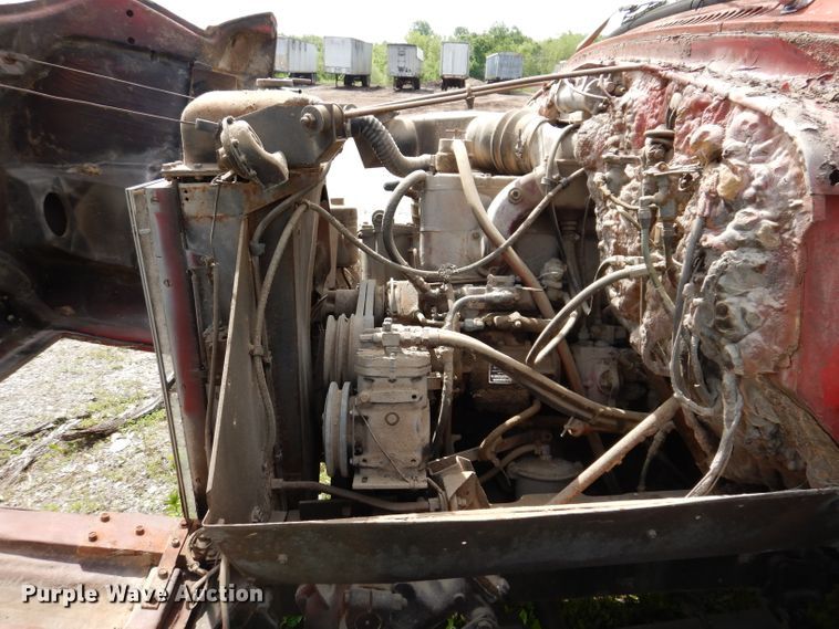 image for item IQ9505 1968 International Fleetstar 2000  semi truck