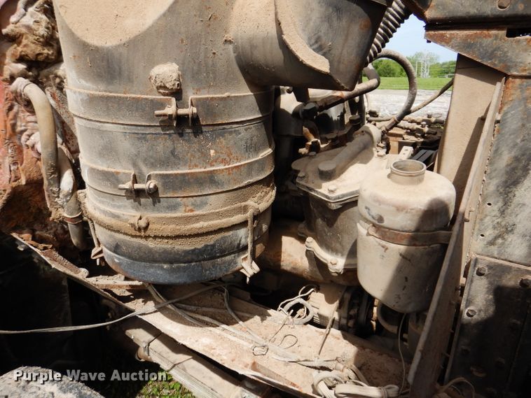 image for item IQ9505 1968 International Fleetstar 2000  semi truck