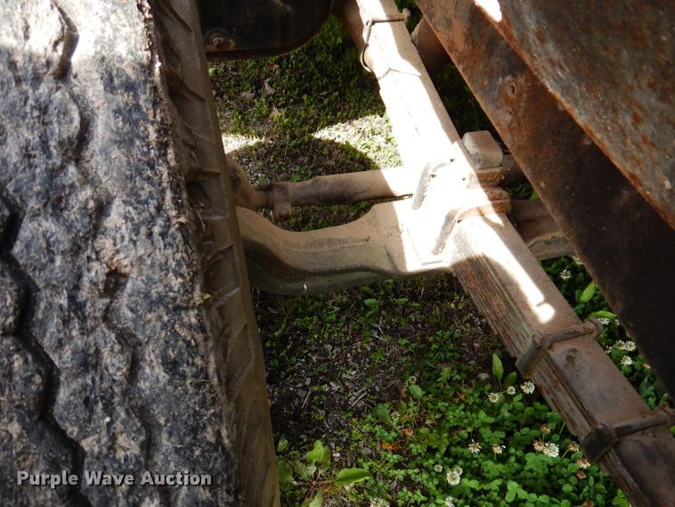 image for item IQ9505 1968 International Fleetstar 2000  semi truck