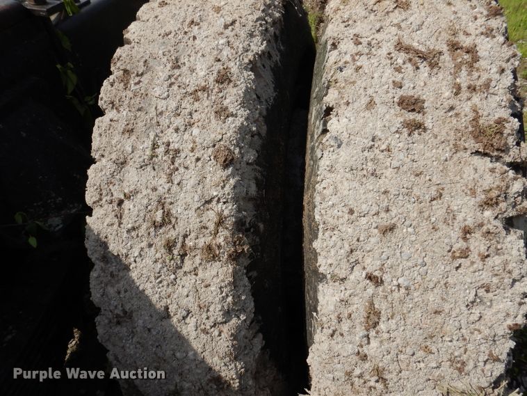 image for item IQ9505 1968 International Fleetstar 2000  semi truck