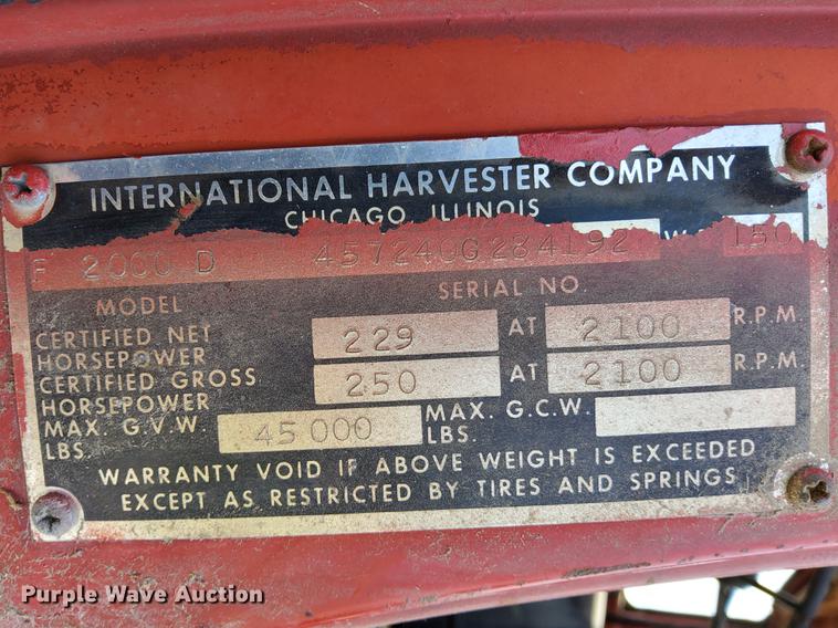 image for item IQ9505 1968 International Fleetstar 2000  semi truck