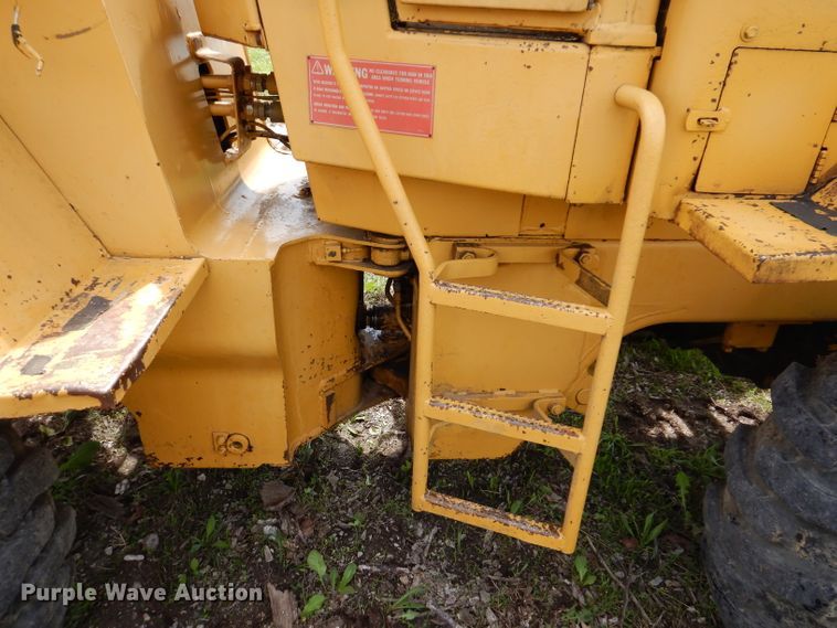 image for item IQ9506 1981 Caterpillar 920  wheel loader